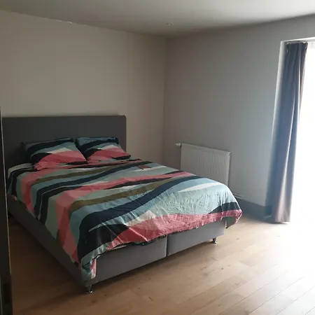 En Duplex A 200 Metres Du Chateau De Versailles! Apartamento Versalles