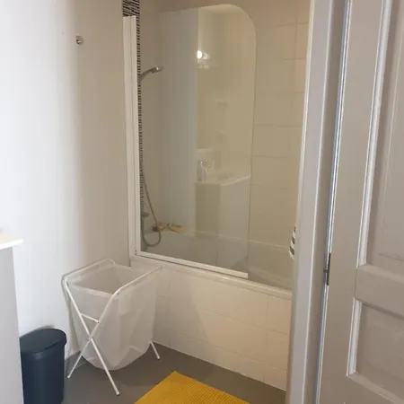 En Duplex A 200 Metres Du Chateau De Versailles! アパート *