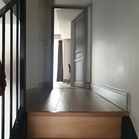 En Duplex A 200 Metres Du Chateau De Versailles!