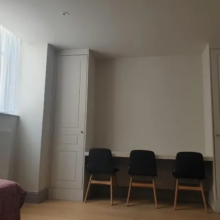 En Duplex A 200 Metres Du Chateau De Versailles! Versailles