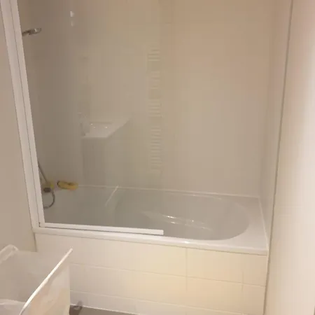 En Duplex A 200 Metres Du Chateau De Versailles! アパート