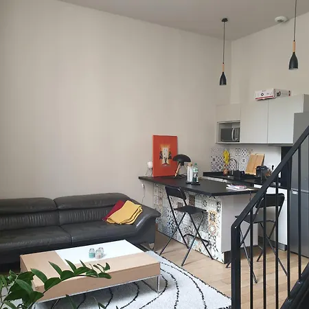 En Duplex A 200 Metres Du Chateau De Versailles! アパート *